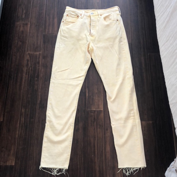 Light Yellow High Waisted Levi Jeans 